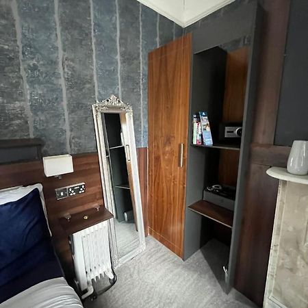 Upstairs Studio - Private Kitchenette And Small En-Suite Dublin Exterior foto