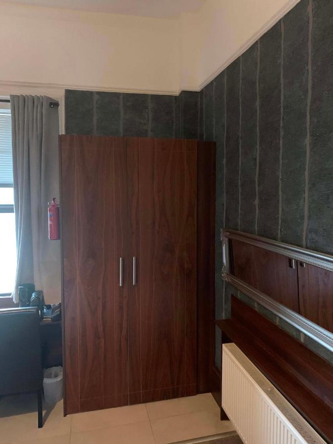 Upstairs Studio - Private Kitchenette And Small En-Suite Dublin Exterior foto